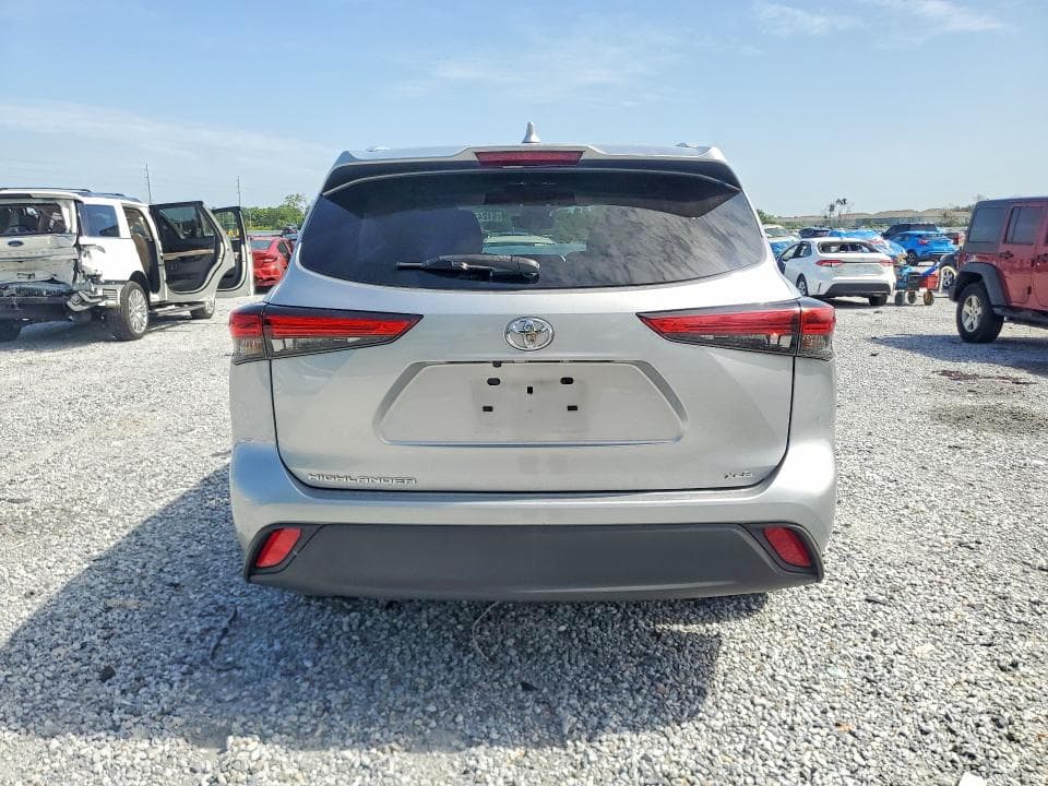 2022 TOYOTA HIGHLANDER XLE 6