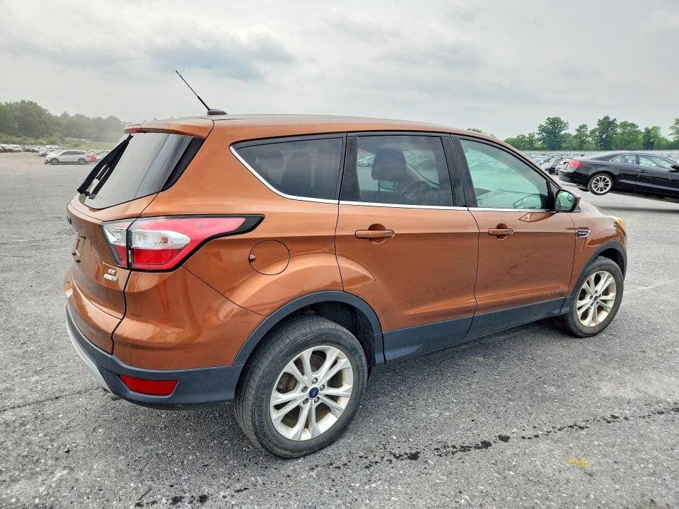 2017 FORD ESCAPE SE SE 3