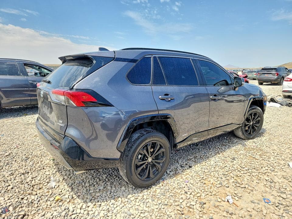 2024 TOYOTA RAV4 SE 3
