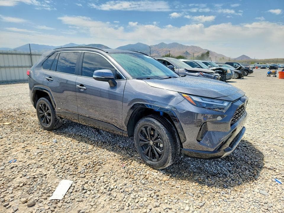 2024 TOYOTA RAV4 SE 4
