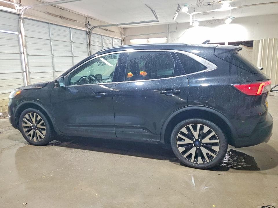2020 FORD ESCAPE TITANIUM 2