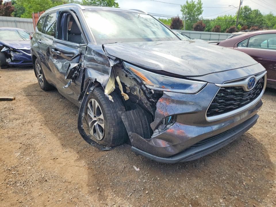 2021 TOYOTA HIGHLANDER HYBRID XLE 4