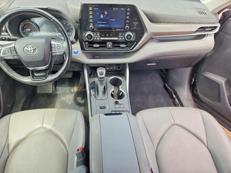 2021 TOYOTA HIGHLANDER HYBRID XLE 8