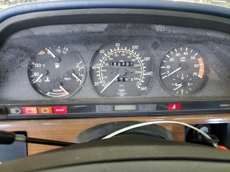 1984 MERCEDES-BENZ 500 SEC 9