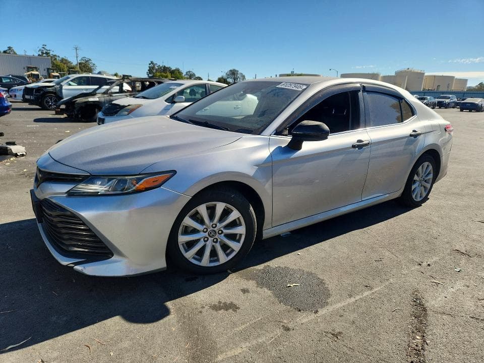 2018 TOYOTA CAMRY LE - 1