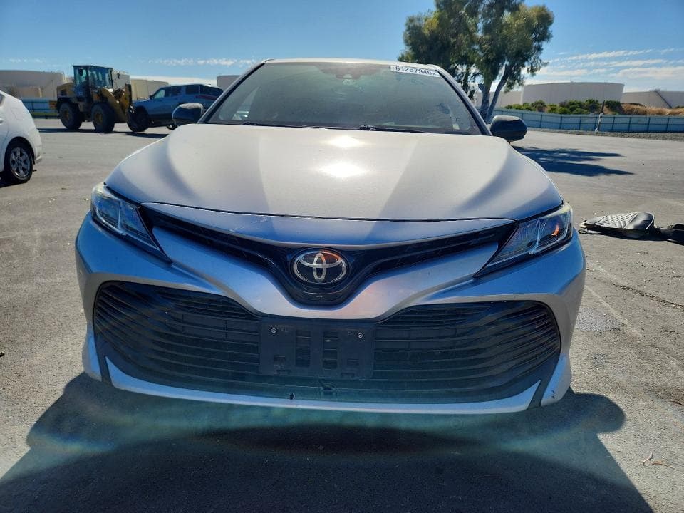 2018 TOYOTA CAMRY LE 5