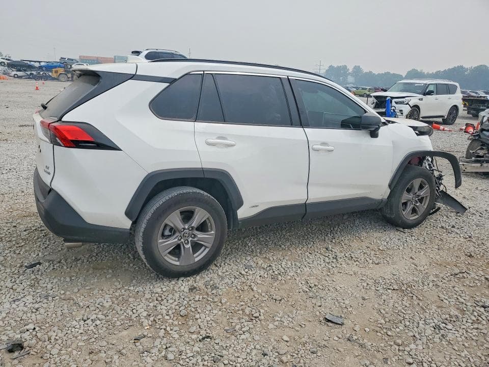 2023 TOYOTA RAV4 LE 3