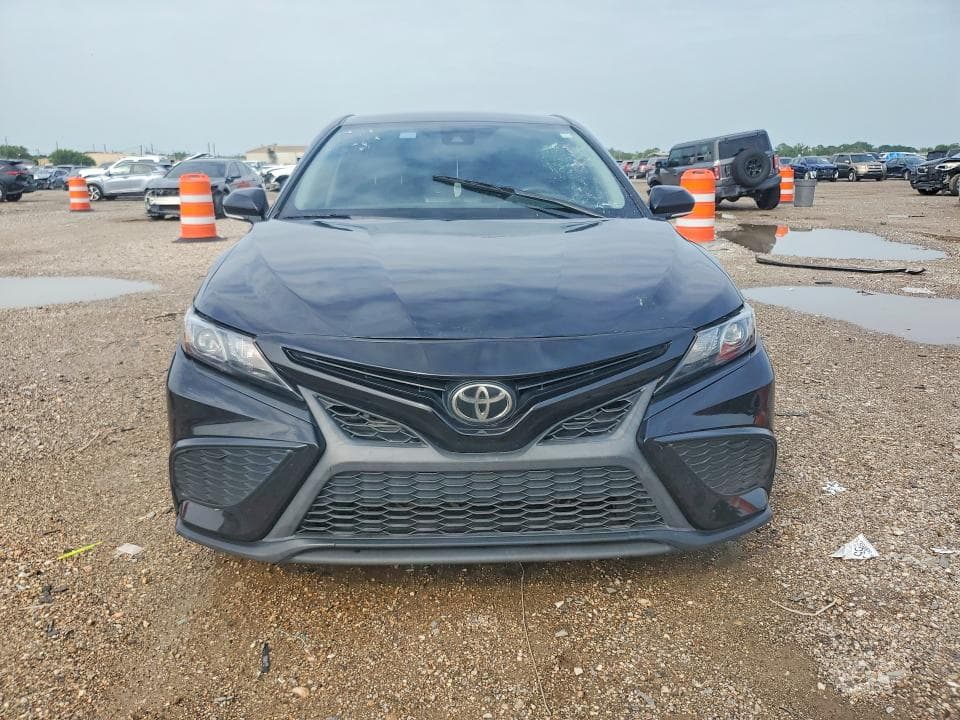 2022 TOYOTA CAMRY SE SE 5