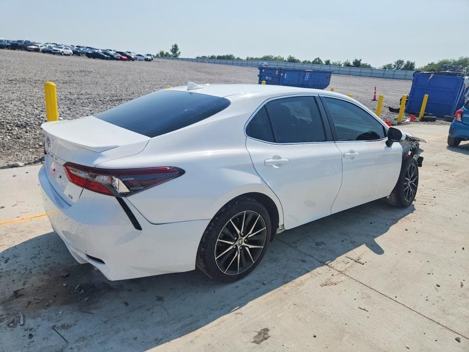 2024 TOYOTA CAMRY SE 3