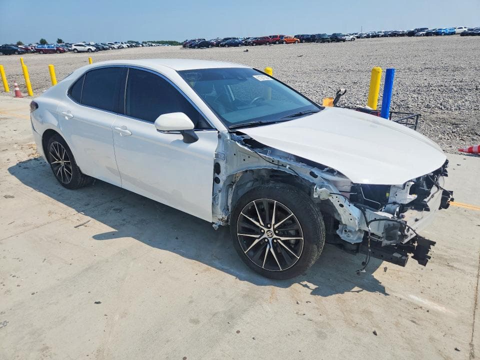 2024 TOYOTA CAMRY SE 4