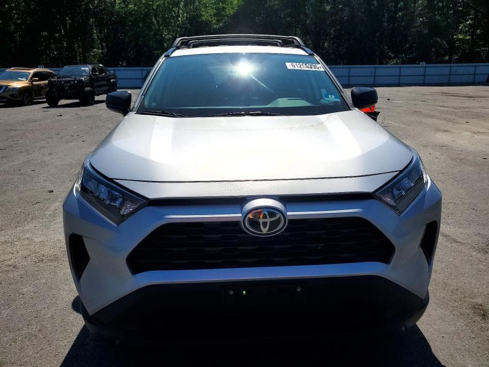 2020 TOYOTA RAV4 LE 5