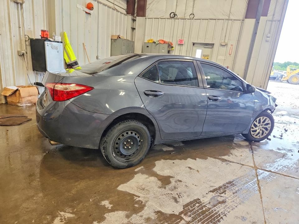 2017 TOYOTA COROLLA LE 3