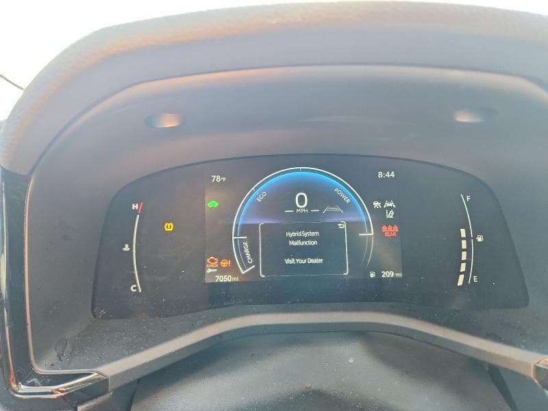 2025 TOYOTA CAMRY LE 9