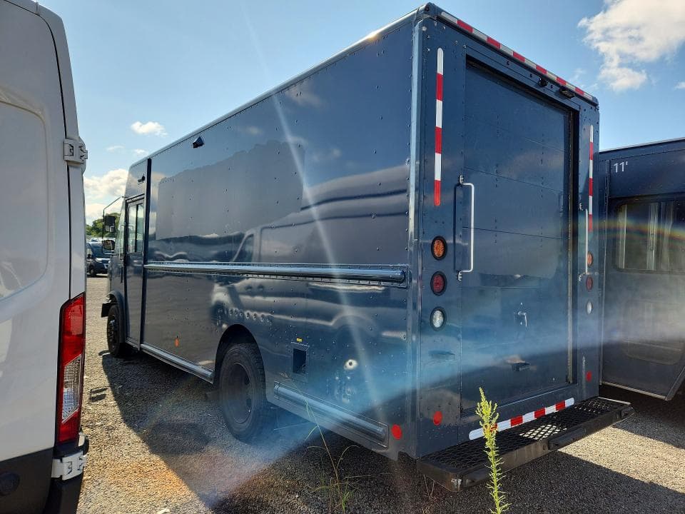 2021 FORD F59 DELIVERY TRUCK 2