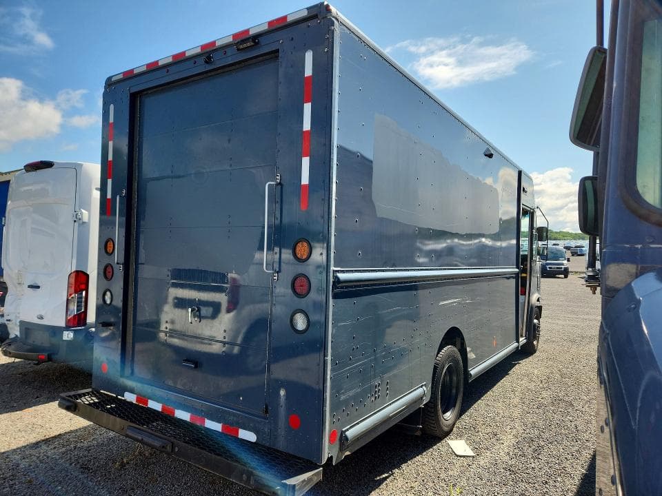 2021 FORD F59 DELIVERY TRUCK 3