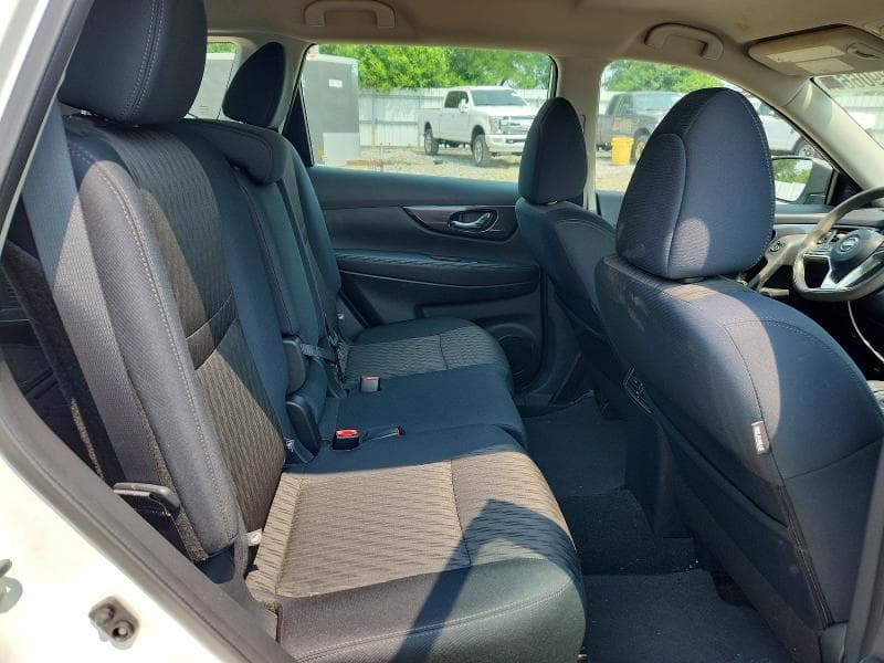 2018 NISSAN ROGUE S 11
