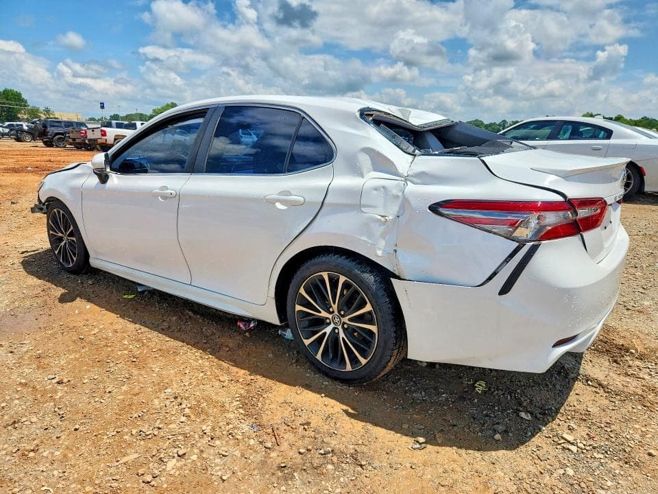 2018 TOYOTA CAMRY SE SE 2