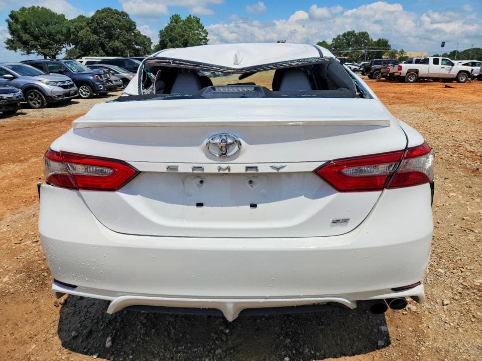 2018 TOYOTA CAMRY SE SE 6