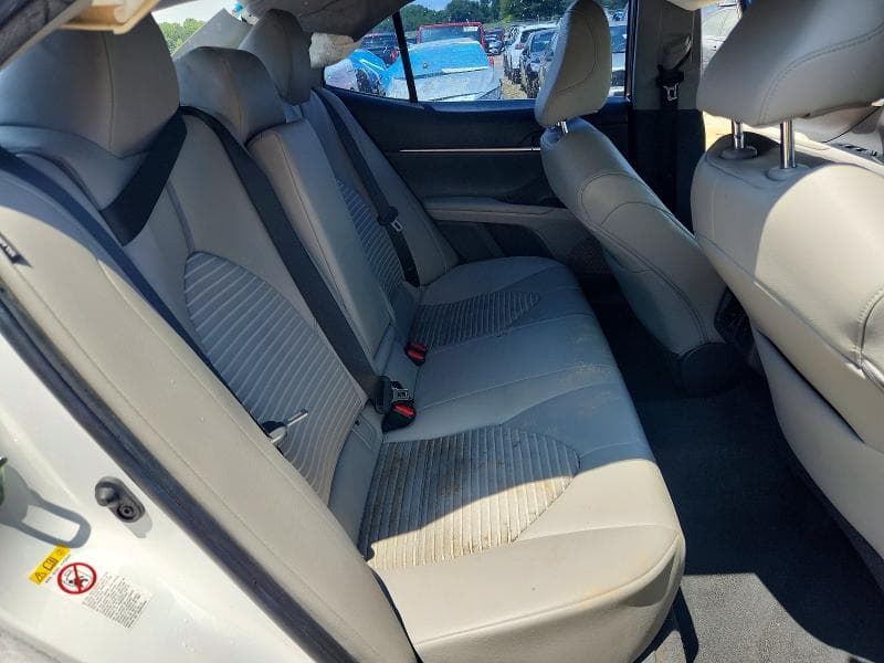 2018 TOYOTA CAMRY SE SE 10