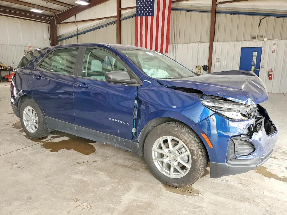 2022 CHEVROLET EQUINOX LS 4