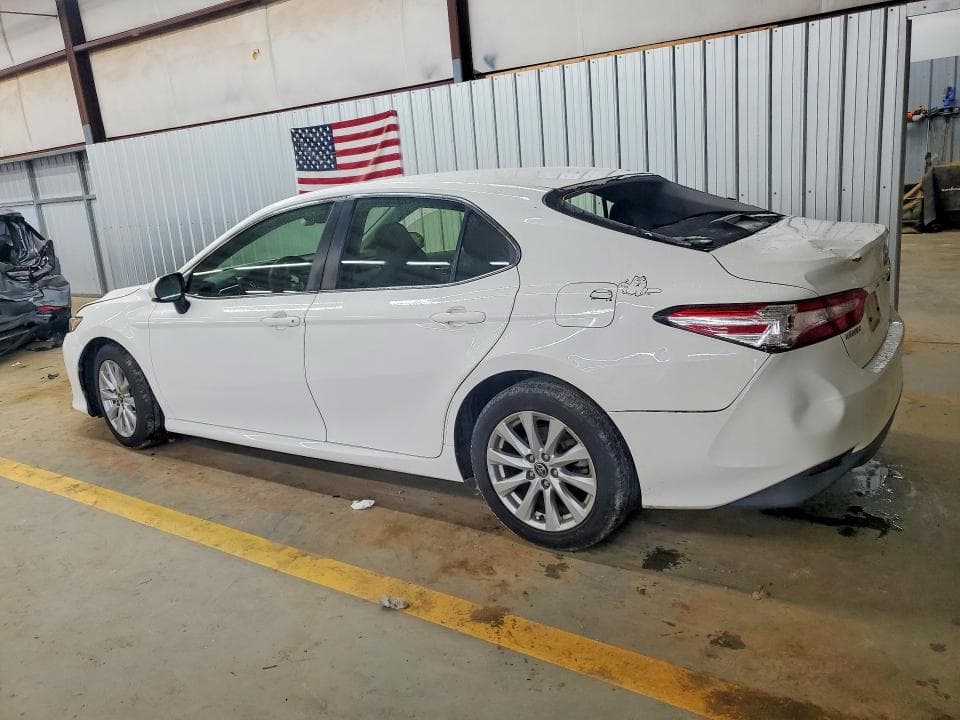 2018 TOYOTA CAMRY LE 2