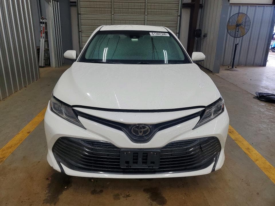 2018 TOYOTA CAMRY LE 5