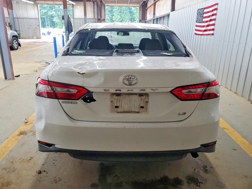 2018 TOYOTA CAMRY LE 6