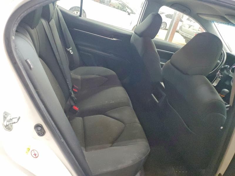 2018 TOYOTA CAMRY LE 10