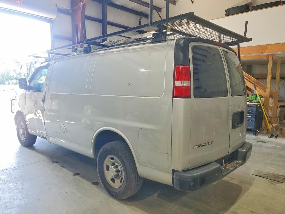 2017 CHEVROLET EXPRESS G2500 2