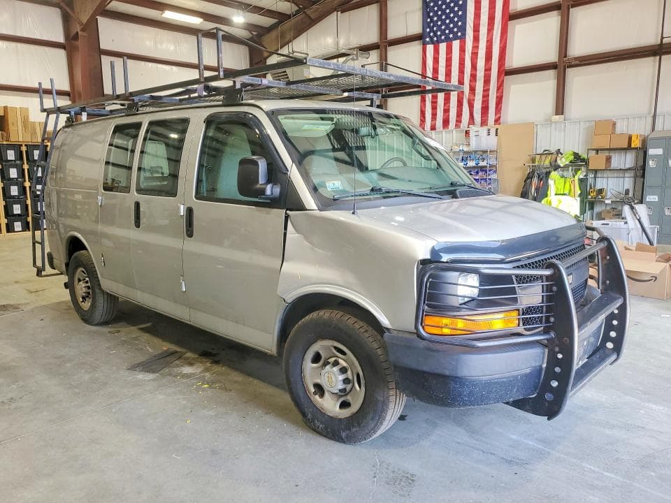 2017 CHEVROLET EXPRESS G2500 4