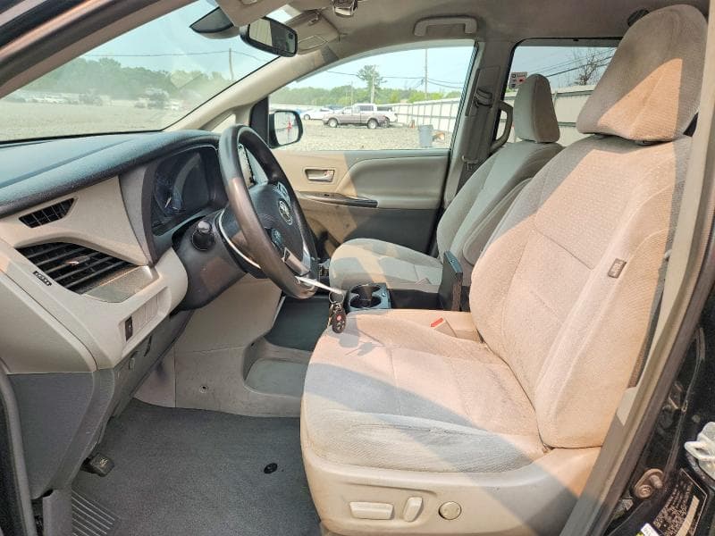 2019 TOYOTA SIENNA LE 7