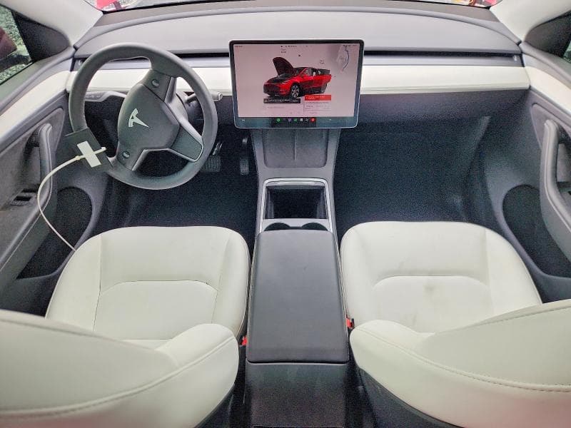 2024 TESLA MODEL Y 8