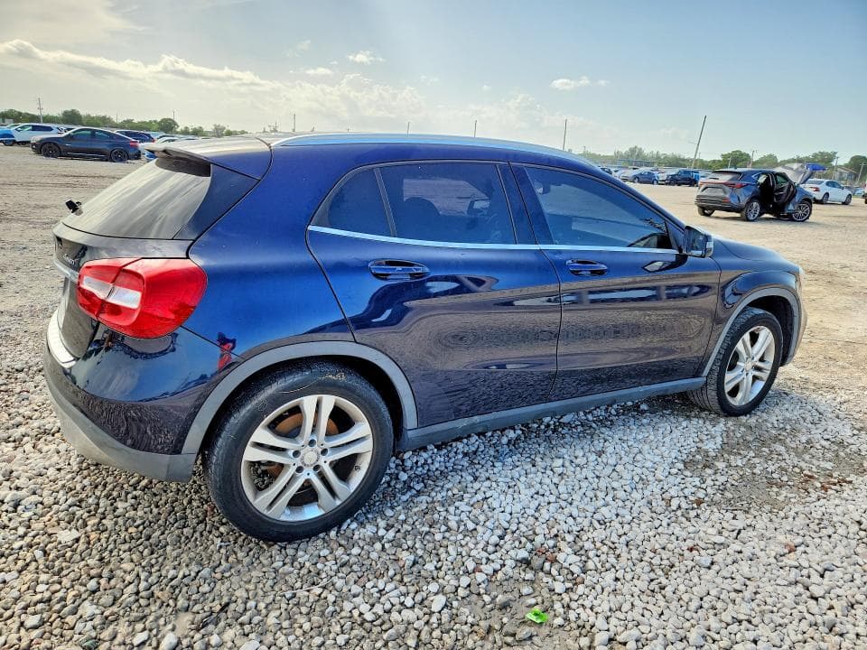2018 MERCEDES-BENZ GLA 250 4MATIC 3