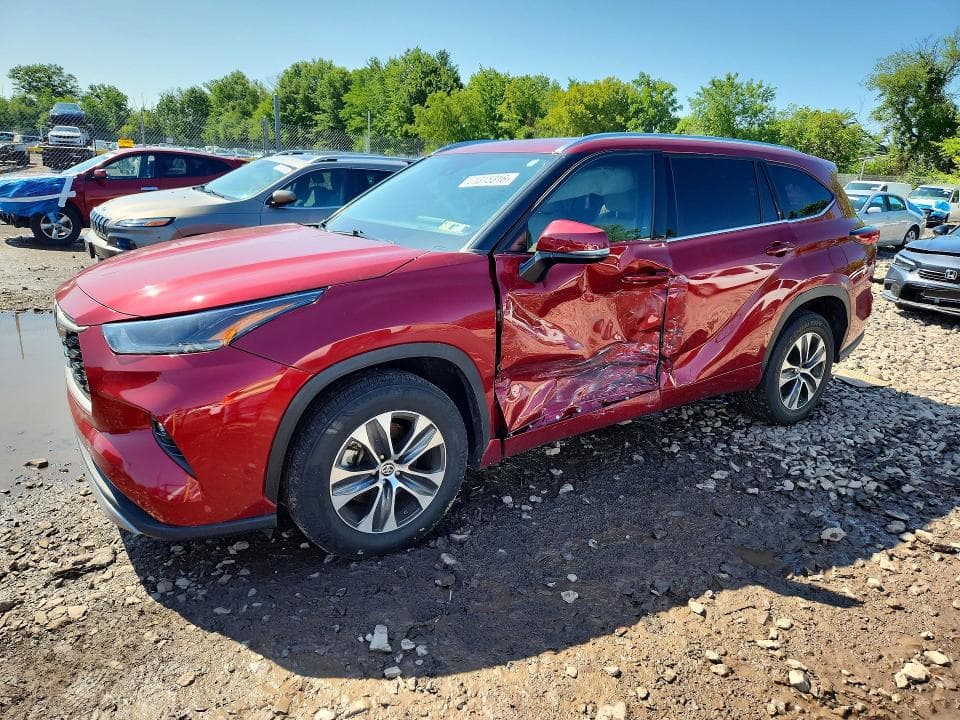 2021 TOYOTA HIGHLANDER XLE - 1