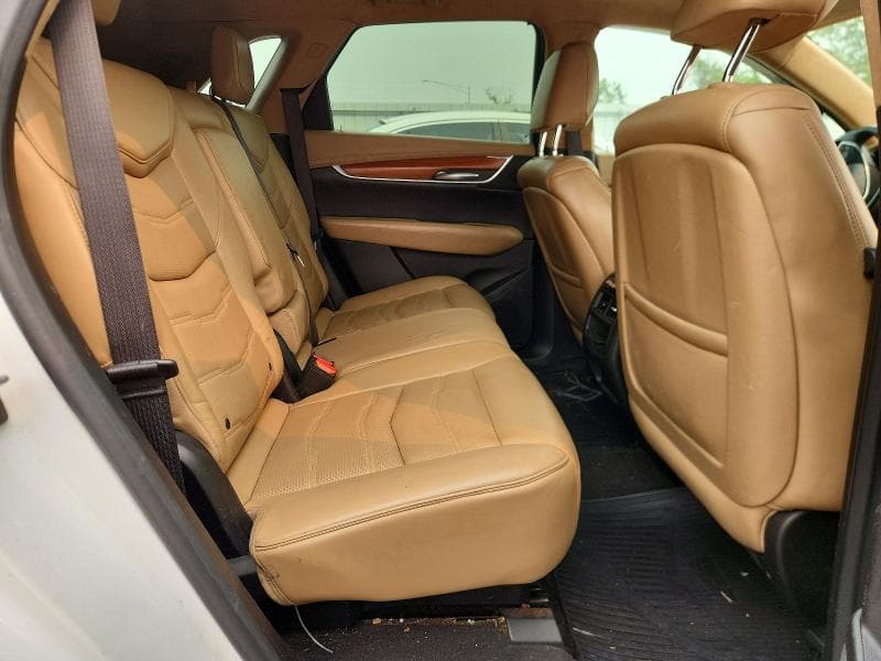 2017 CADILLAC XT5 PLATINUM 11
