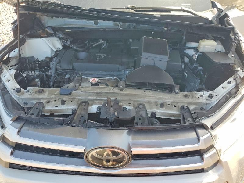 2017 TOYOTA HIGHLANDER LE 12
