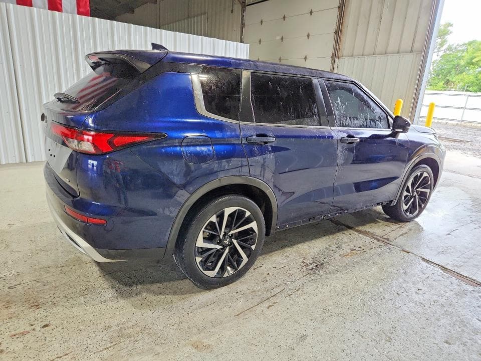 2023 MITSUBISHI OUTLANDER SE 3