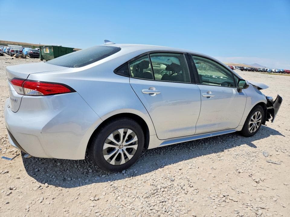 2022 TOYOTA COROLLA LE 3
