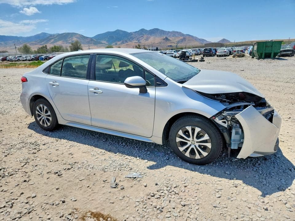 2022 TOYOTA COROLLA LE 4