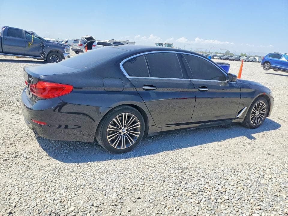 2017 BMW 530 XI 3