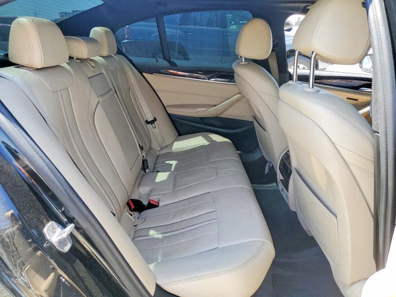 2017 BMW 530 XI 10
