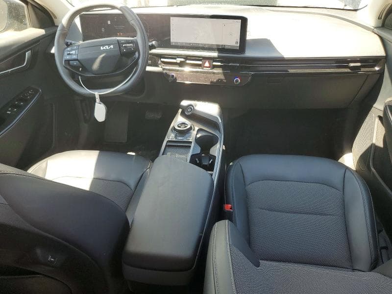2025 KIA EV6 LIGHT LONG RANGE 8