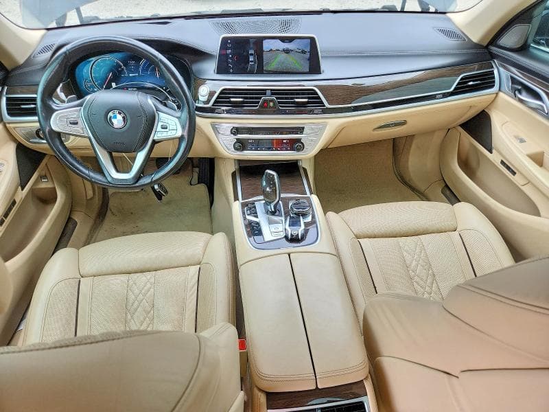 2018 BMW 740 XE XE 8