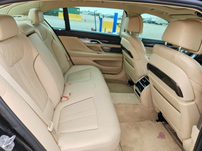 2018 BMW 740 XE XE 10