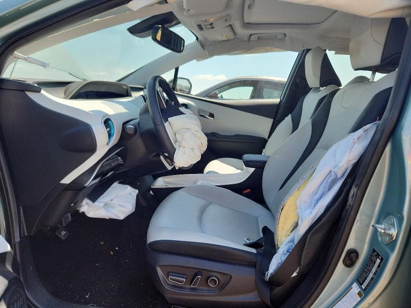 2017 TOYOTA PRIUS FOUR FOUR 7