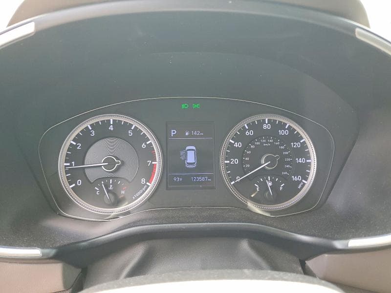 2019 HYUNDAI SANTA FE SE SE 9