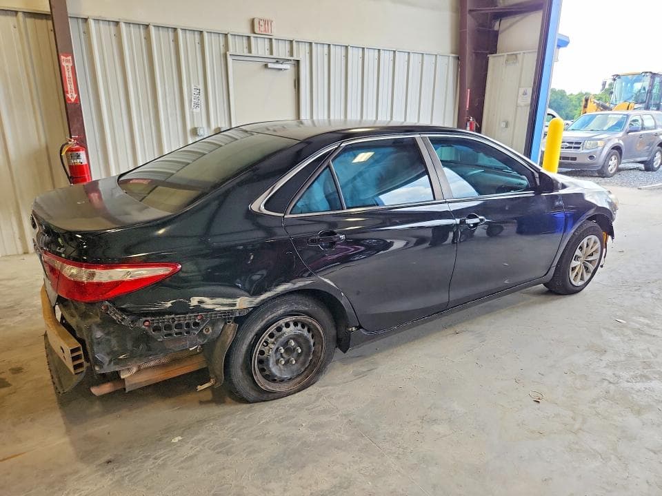 2017 TOYOTA CAMRY LE 3