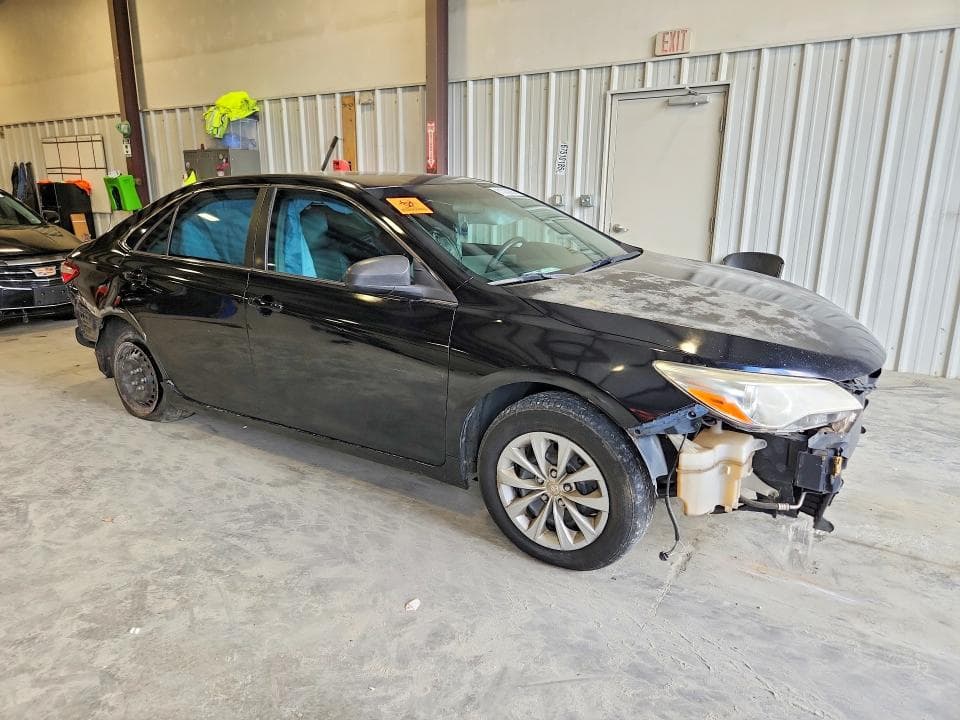 2017 TOYOTA CAMRY LE 4