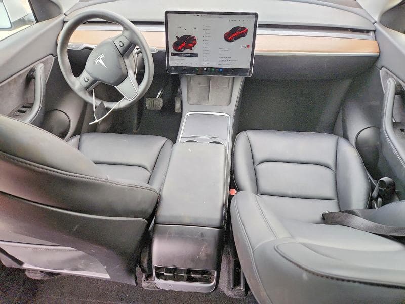 2022 TESLA MODEL Y 8