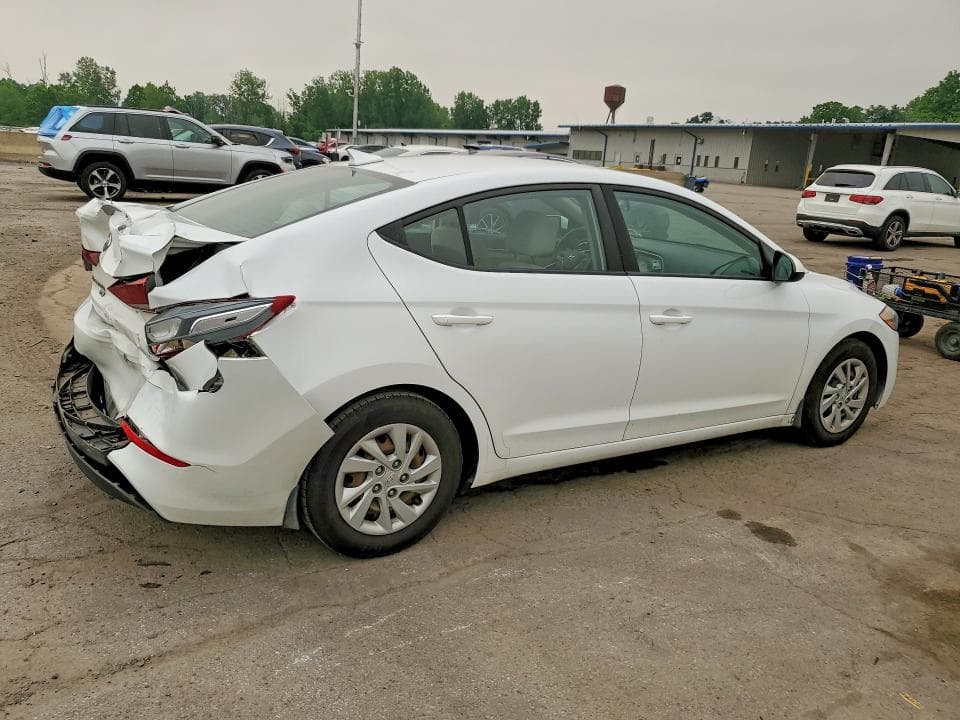 2018 HYUNDAI ELANTRA SE 3